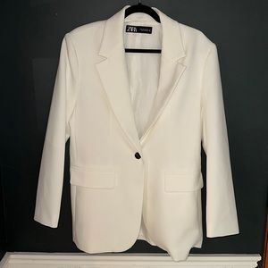 Zara Size M Blazer in Ivory